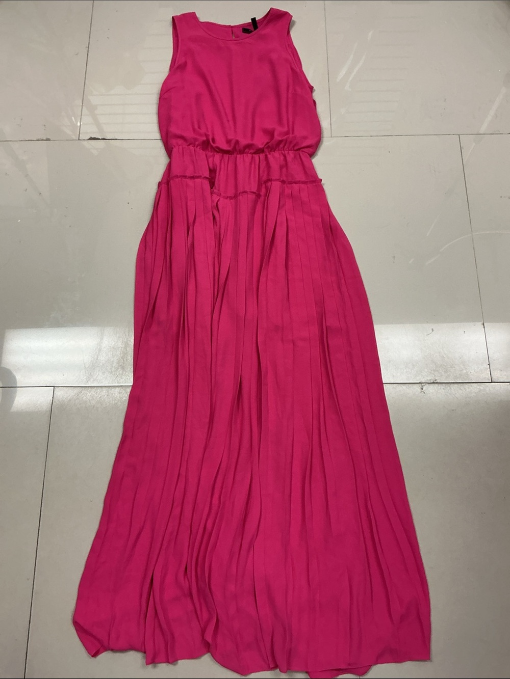 NWT BCBGMaxazria Jenine Fuchsia Pink Pleated Maxi Dress Small